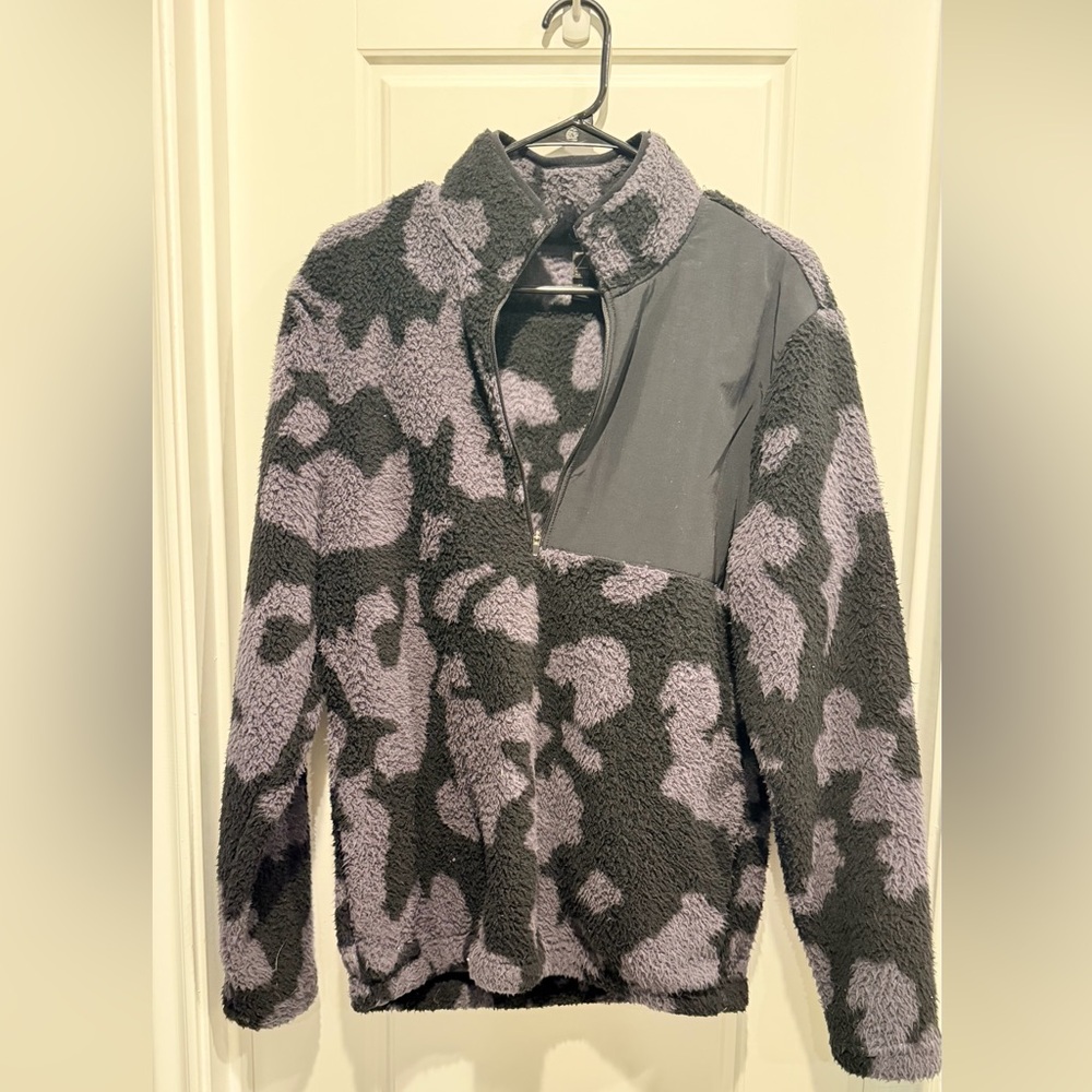 Zella black and gray camo 1/2 zip